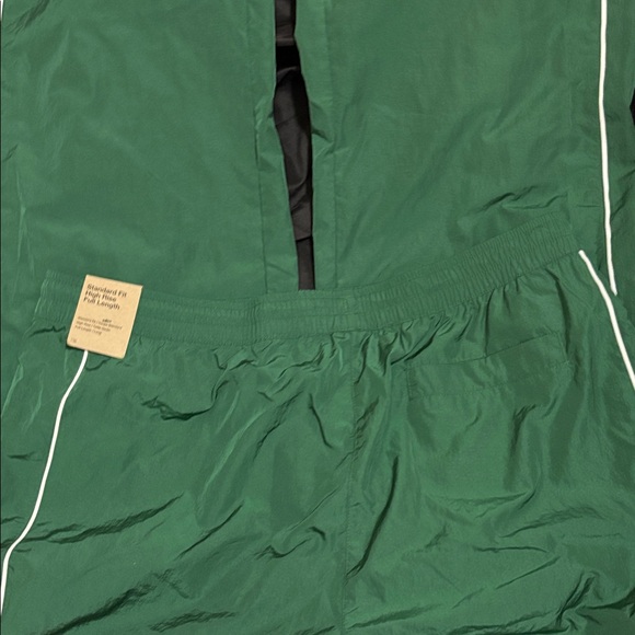 Nike Green Sweatpants with White Accents - Picture 2 of 4